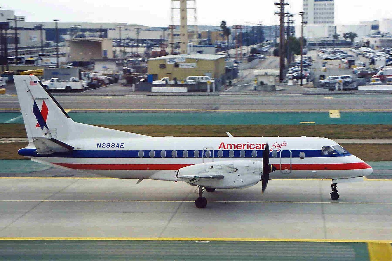 N283AE Saab SF.340B American Eagle LAX 18JAN99 (6778146098).jpg
